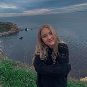 Meet your Posher, Zoe